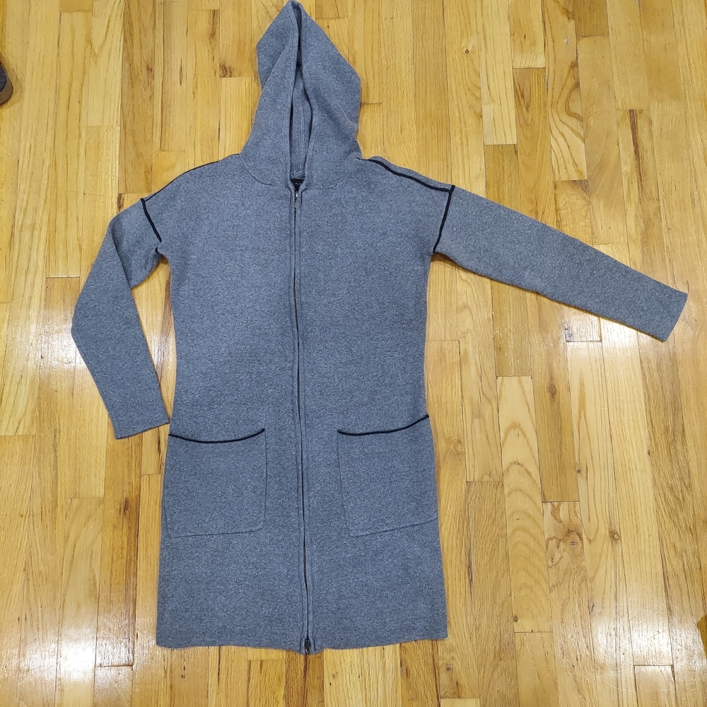 PRE-LOVED Tahari Long Zip-Up Hooded Cardigan Sweater (Size: XS)
